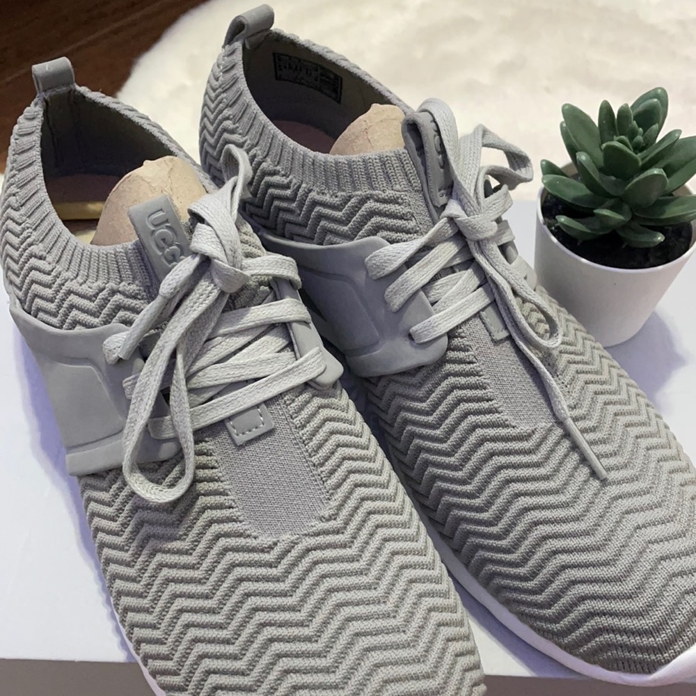 UGGs Seal Grey Willows Sneakers